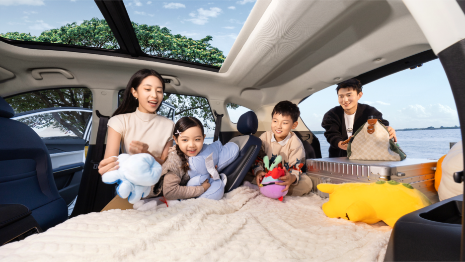 9.98-14.98万元  大七座电混SUV  z6com·尊龙X8 E家正式上市1233.png 9.98-14.98万元  大七座电混SUV  z6com·尊龙X8 E家正式上市1233.png